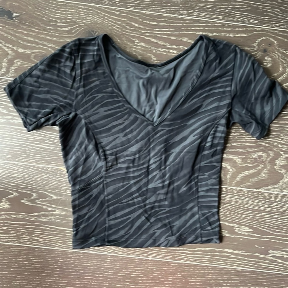 Lululemon nulu crop yoga tee